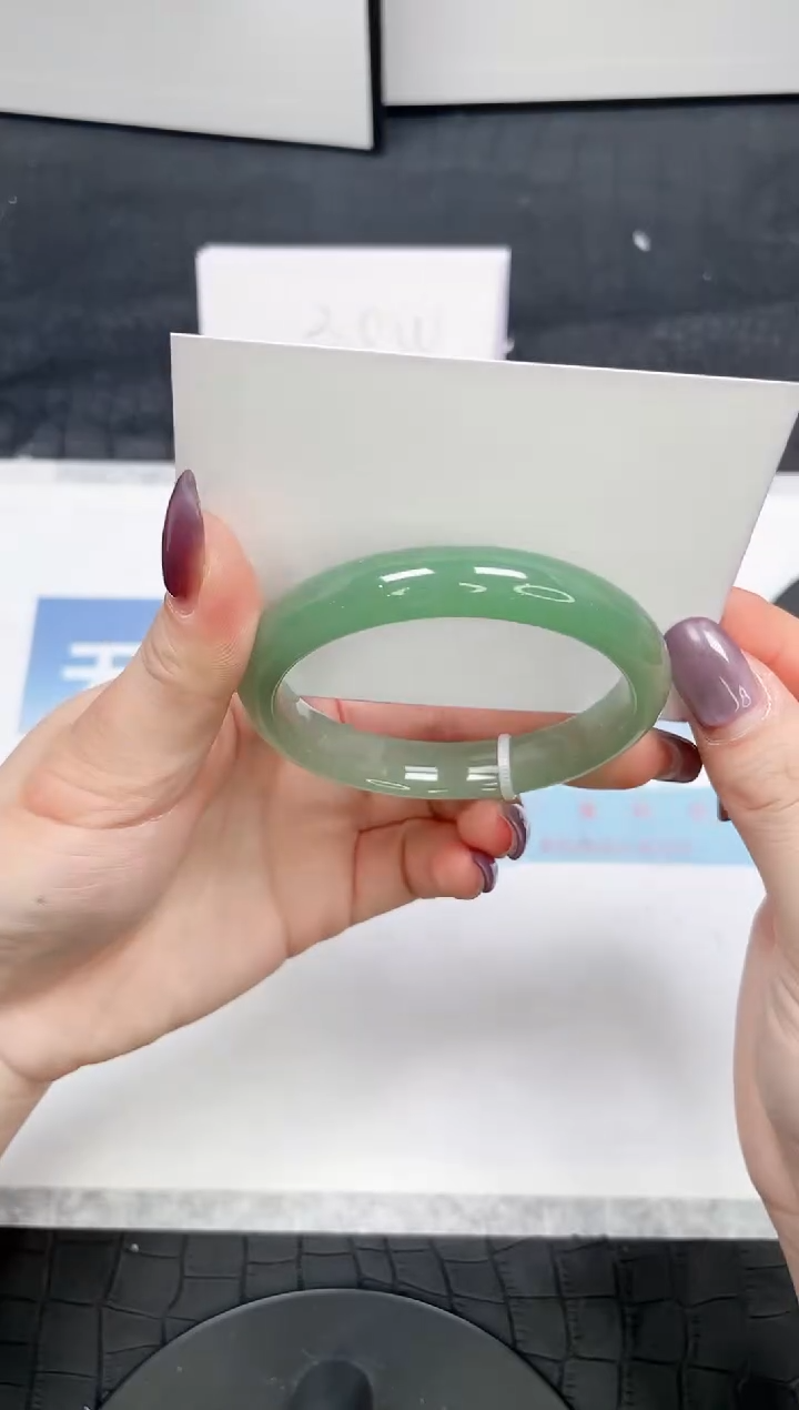 【闪购商品】石英质玉手镯未镶嵌200-54