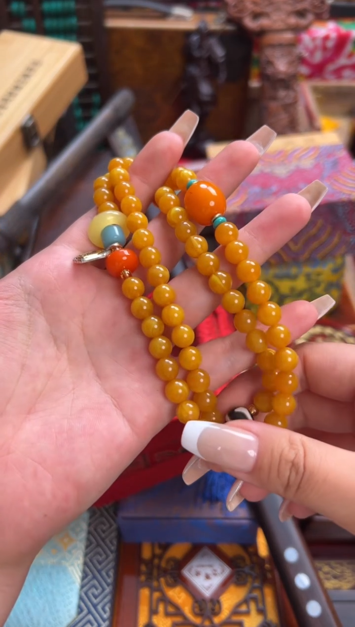 未镶嵌蜜蜡裸石--------瓷---------鸡油黄多圈