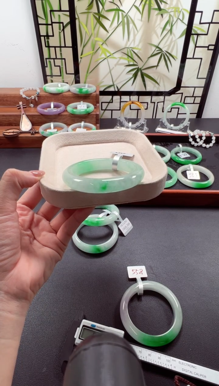 姐姐们看好……不要抢拍