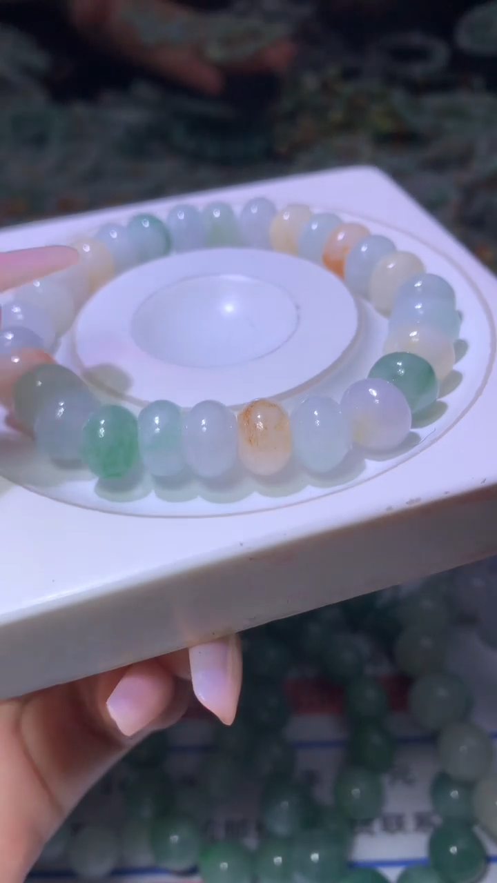 翡翠未镶嵌颈饰MXX015317