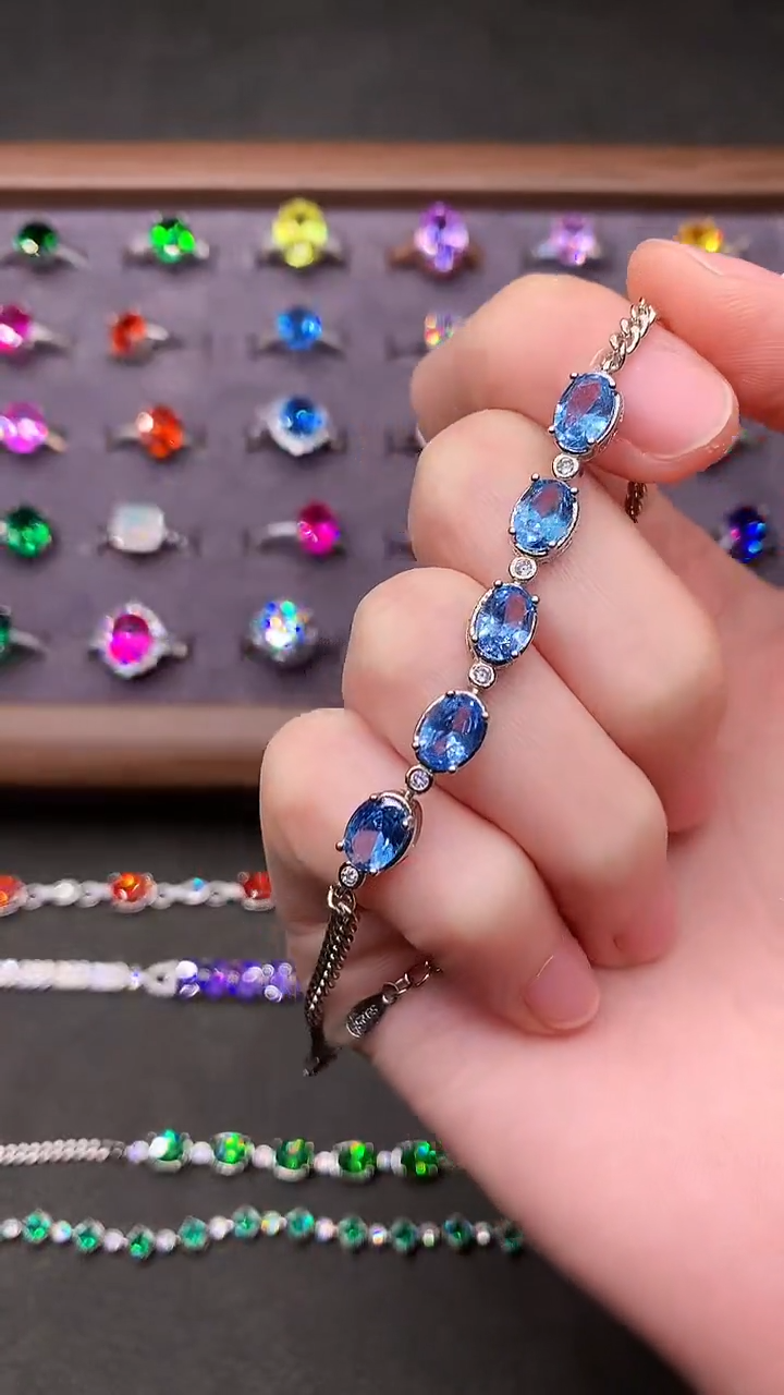 【闪购商品】海蓝宝石手链银S925镶嵌······