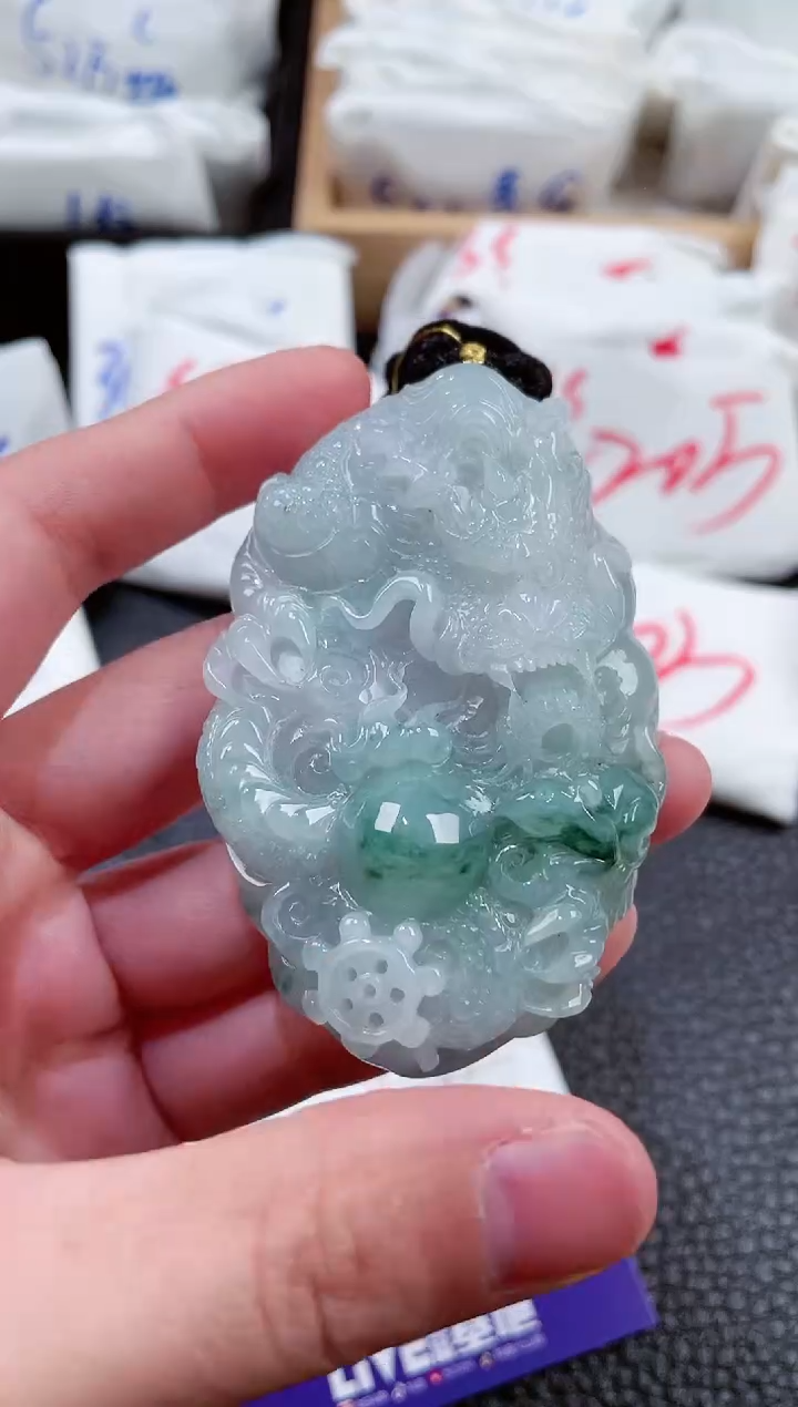 【闪购商品】翡翠颈饰未镶嵌00000106