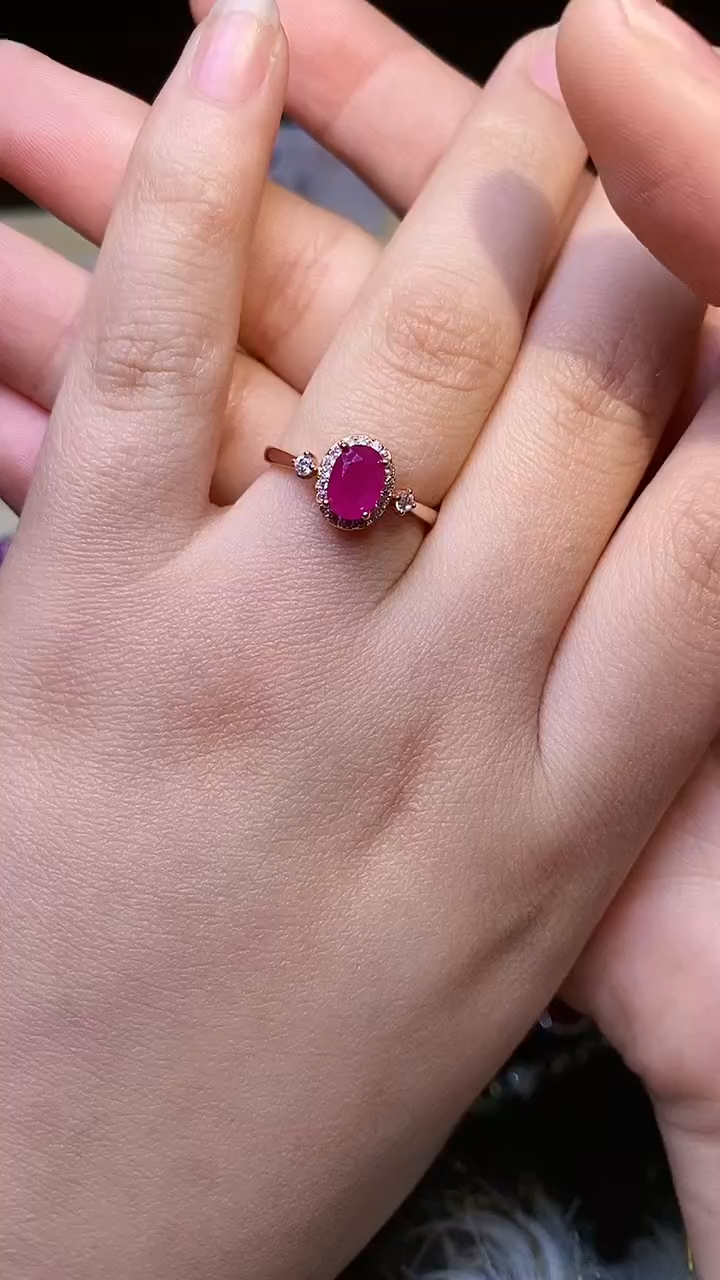 【闪购商品】红宝石戒指银S925镶嵌........