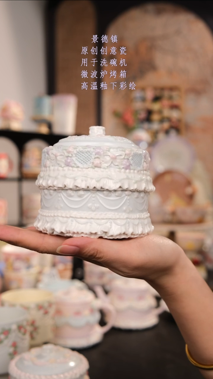 摆件景德镇手工手绘设计师款