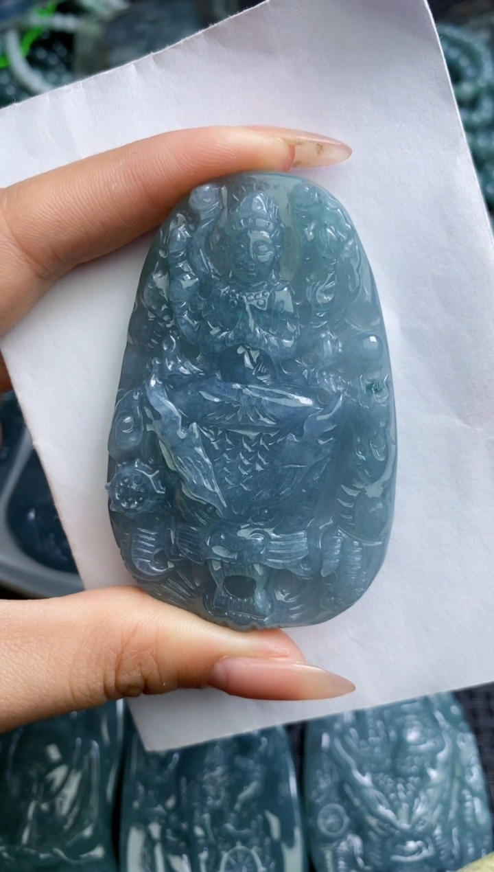 【闪购商品】翡翠颈饰未镶嵌         