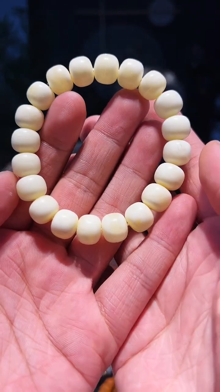 【闪购商品】蜜蜡手串未镶嵌单圈