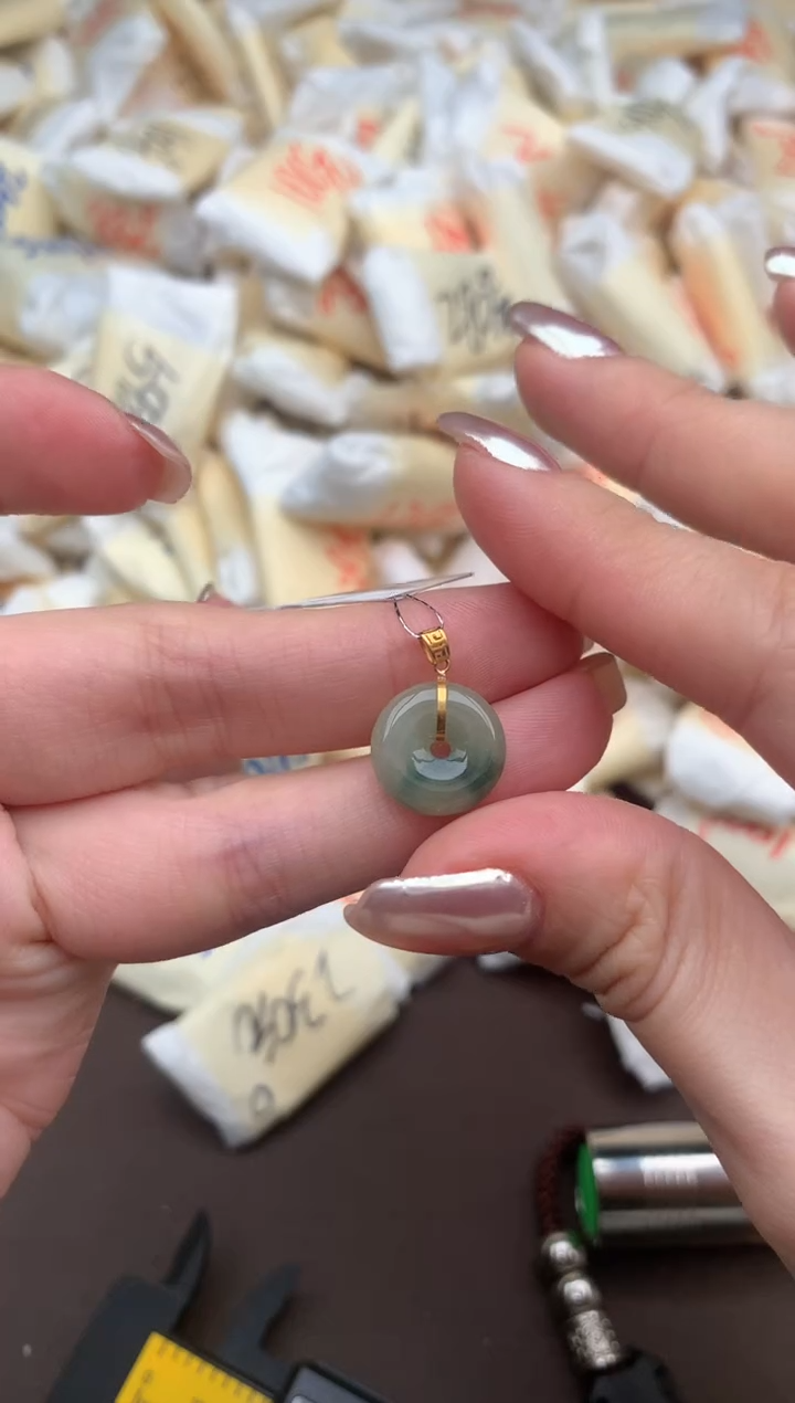 【闪购商品】翡翠挂件18K金镶嵌一