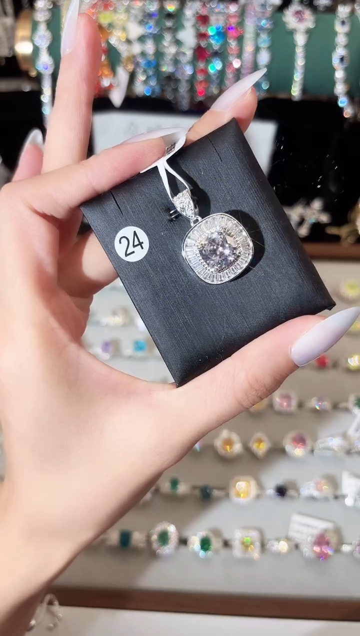 非金属合成立方氧化锆成品吊坠