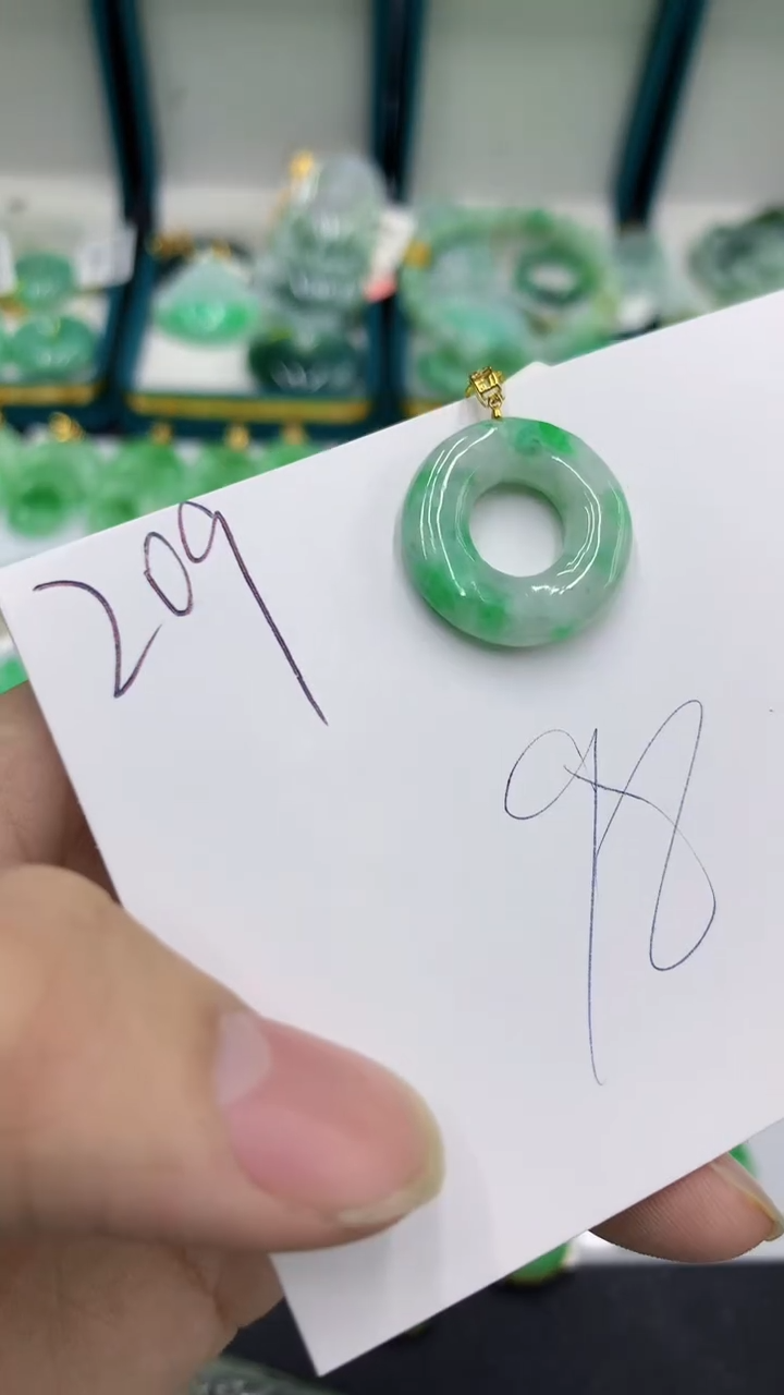 【闪购商品】翡翠颈饰18K金镶嵌翡翠