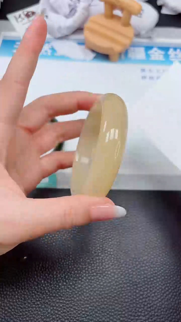 【闪购商品】石英质玉手镯未镶嵌660