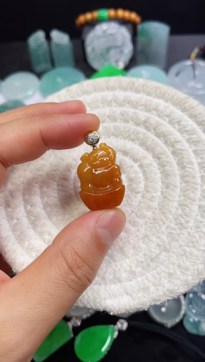 【闪购商品】翡翠颈饰18K金镶嵌太平有象