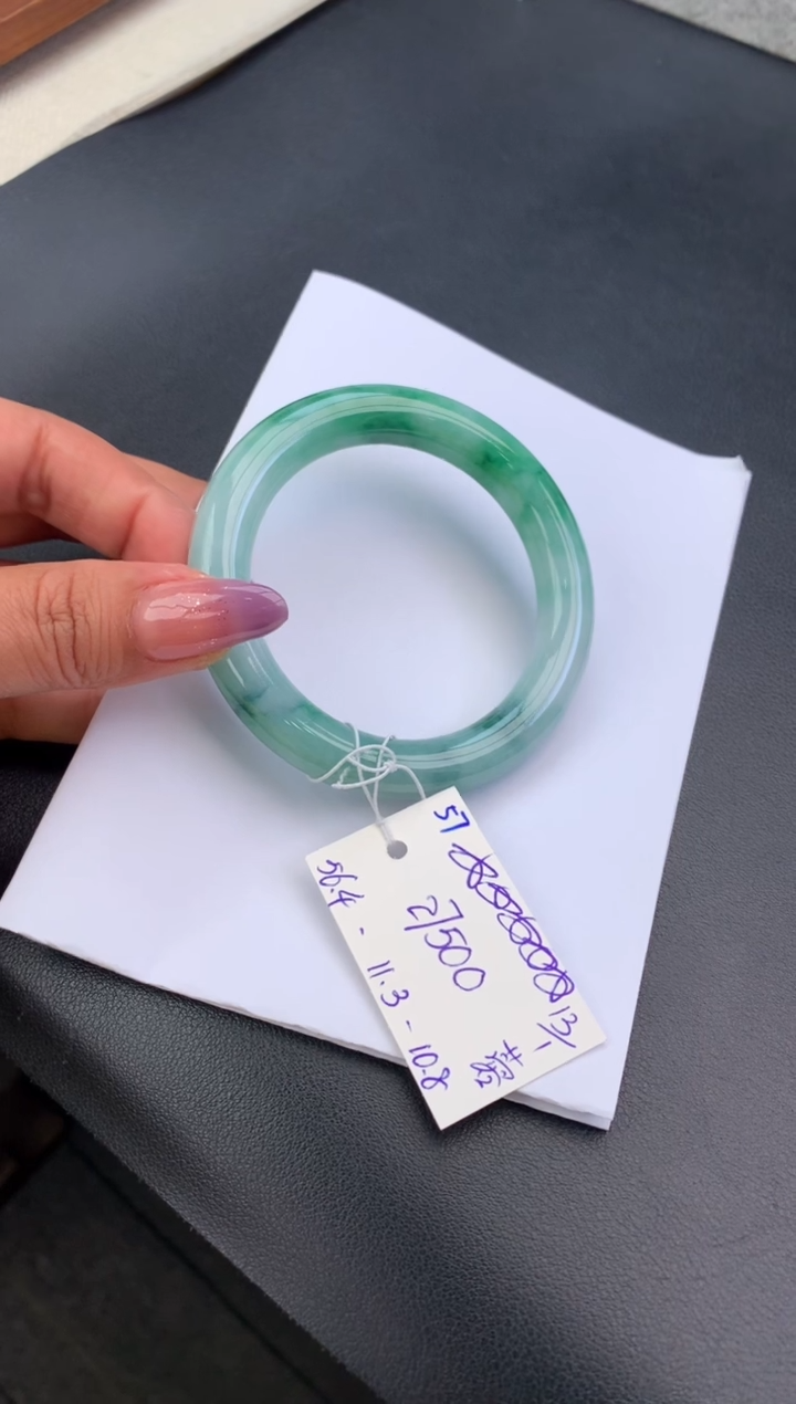 【闪购商品】翡翠手镯未镶嵌手镯