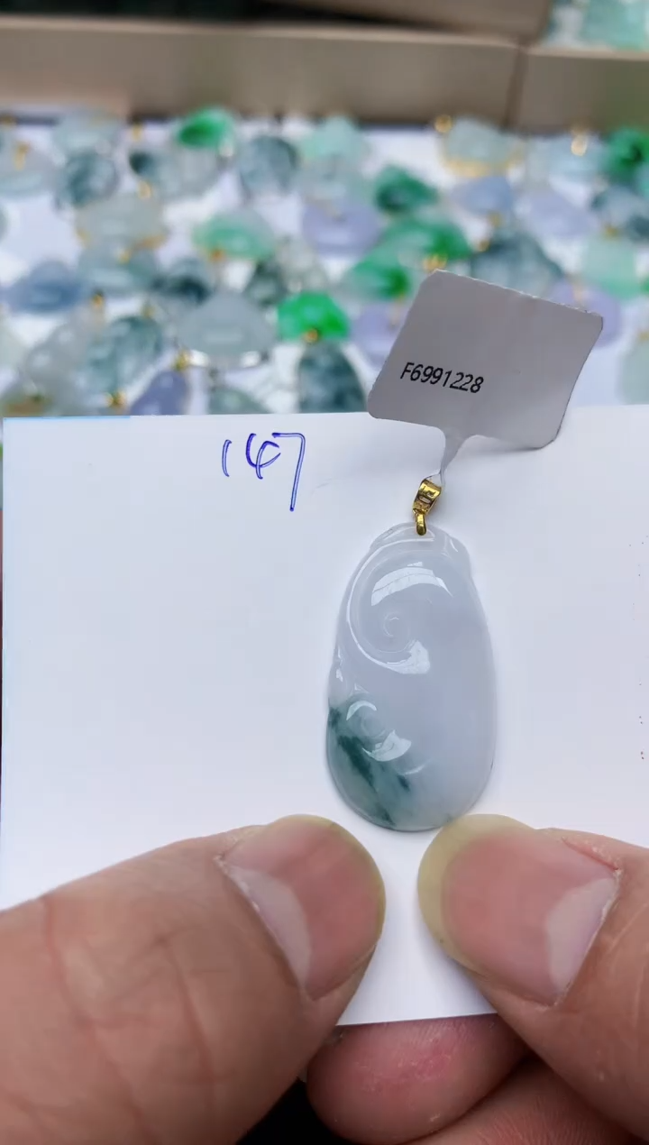 【闪购商品】翡翠颈饰18K金镶嵌天然翡翠A货  