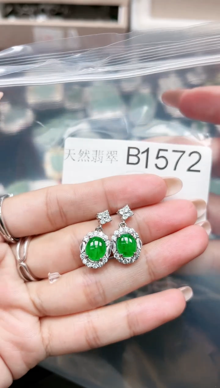 【闪购商品】翡翠颈饰未镶嵌1572赠皮绳
