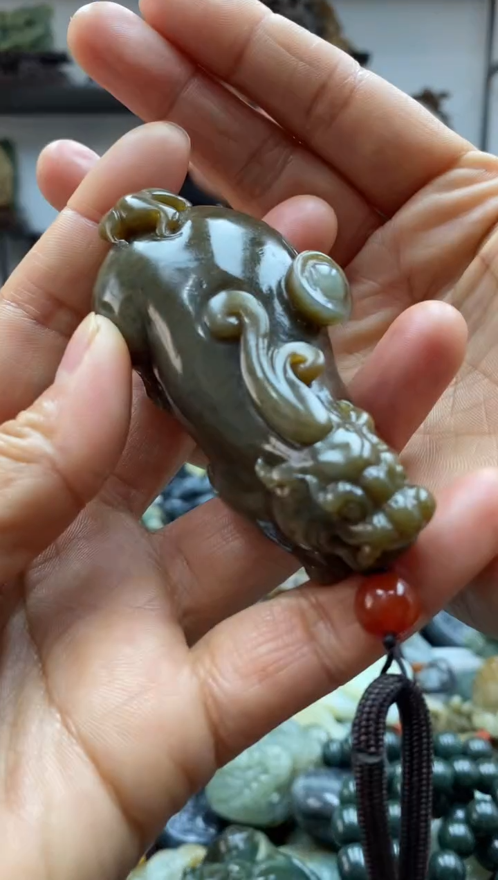 【闪购商品】和田玉把件未镶嵌有微裂