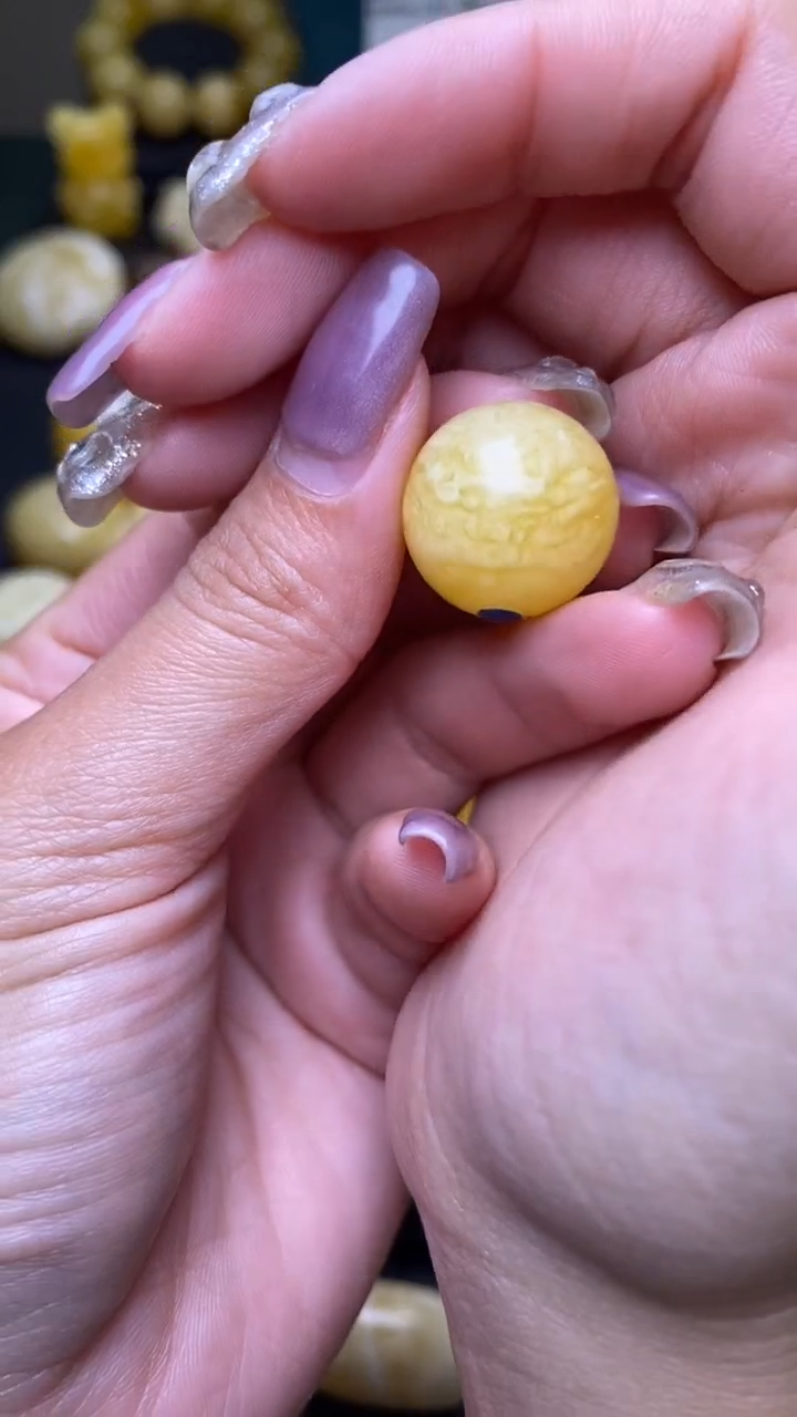 【闪购商品】琥珀裸石未镶嵌葵. 84
