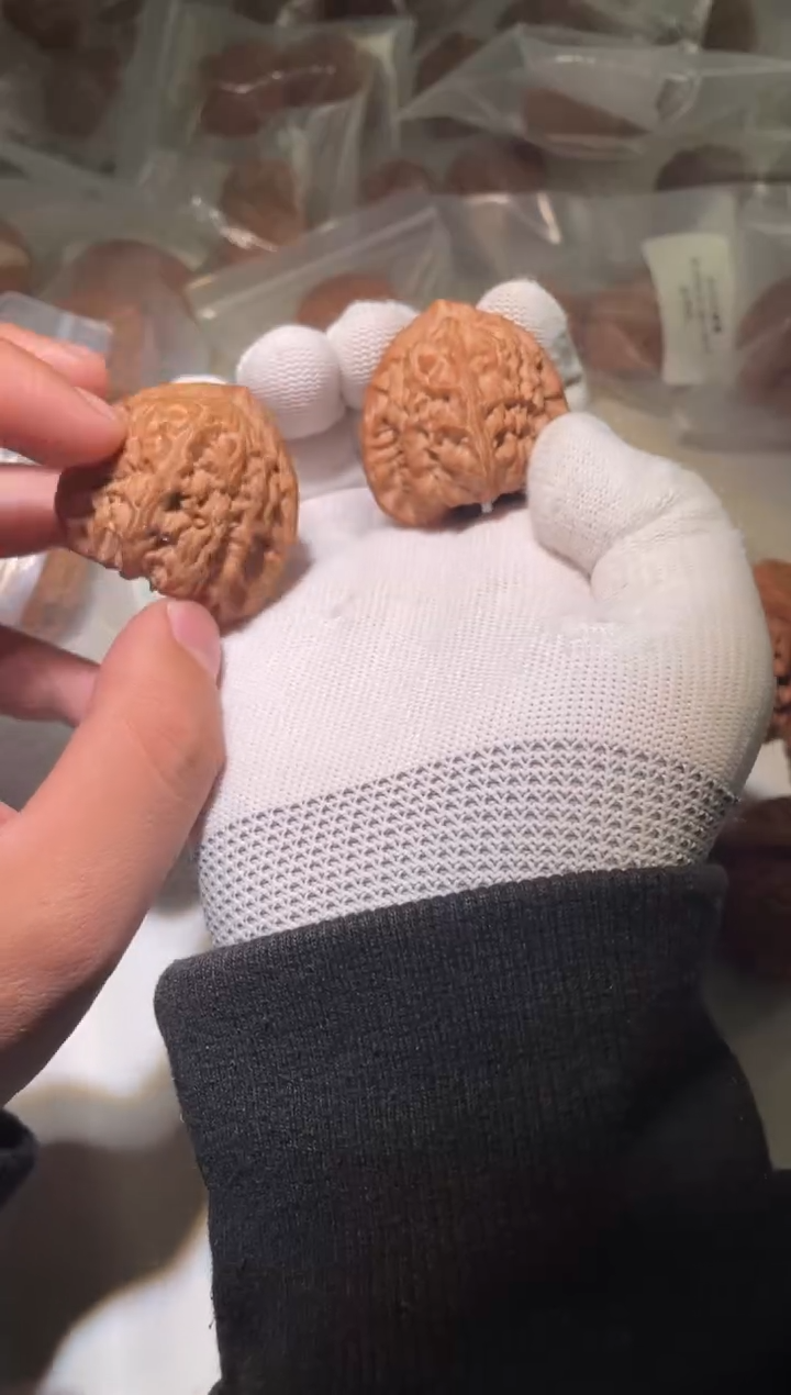 把件文玩核桃0*0三角白