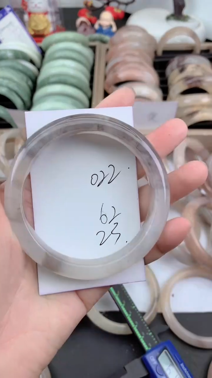 未镶嵌手镯石英质玉022