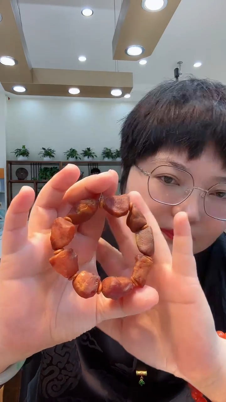 【闪购商品】琥珀手串未镶嵌手串