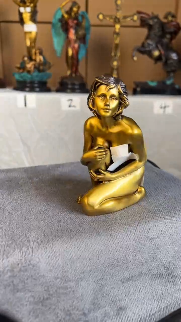 精铜材质精美雕塑