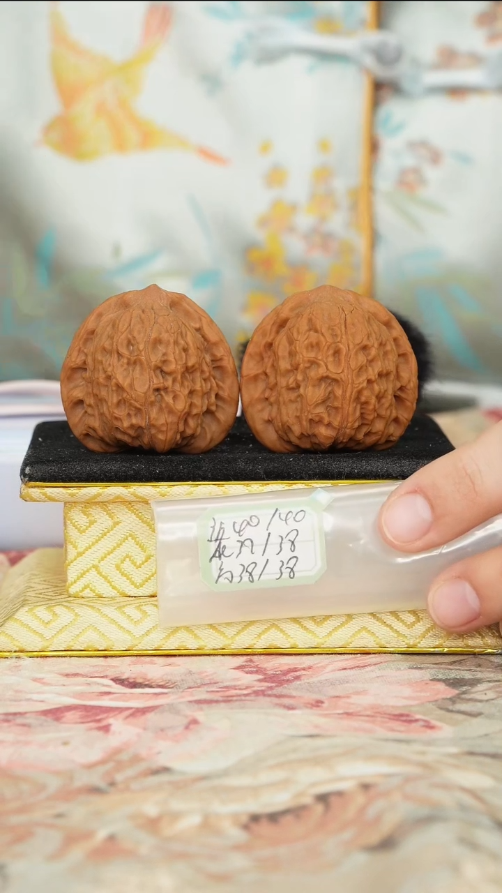 【闪购商品】文玩核桃把件非嫁接将军帽