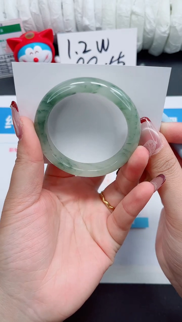 【闪购商品】石英质玉手镯未镶嵌128