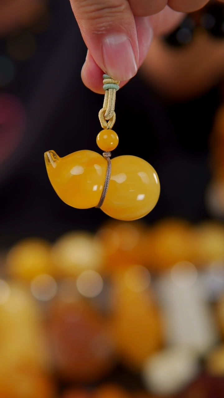 【闪购商品】蜜蜡颈饰未镶嵌焦皮料葫芦吊坠12.65