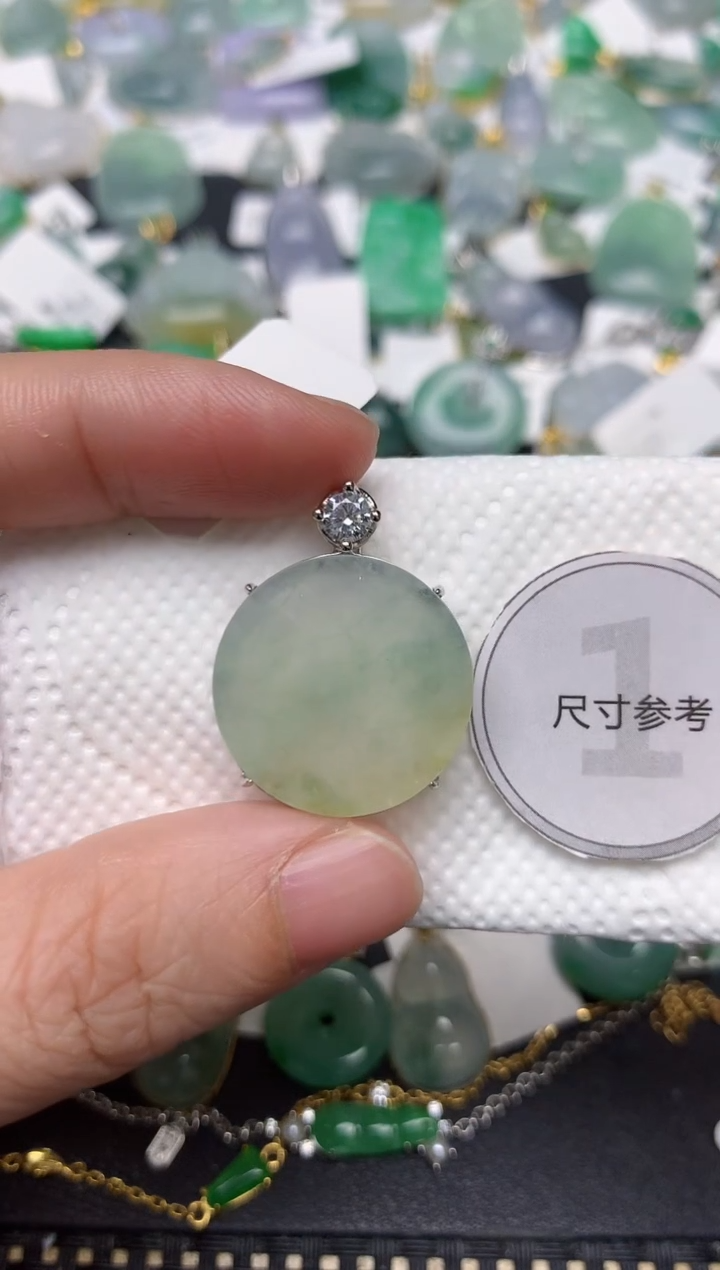 颈饰未镶嵌翡翠 天然缅甸A货翡翠