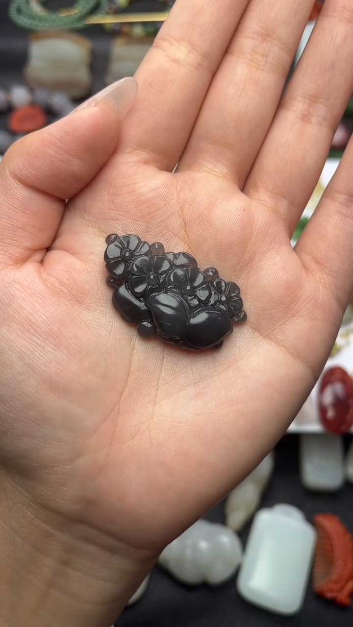 颈饰未镶嵌和田玉蝶恋花