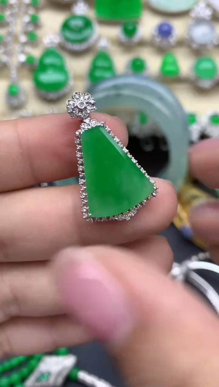 【闪购商品】翡翠颈饰18K金镶嵌526-中国好珍宝