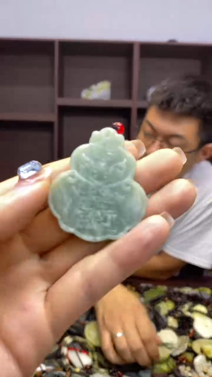 未镶嵌岫玉挂件  