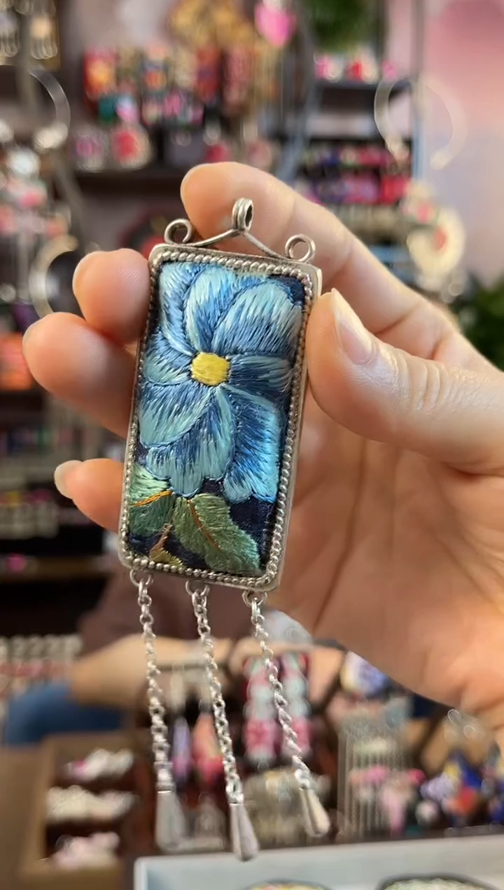 织绣民族风手工非遗老绣饰品385