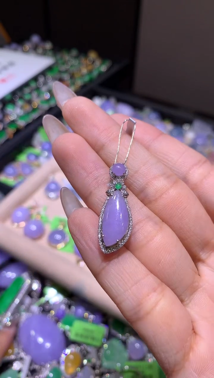 【闪购商品】翡翠吊坠(不含链)18K金镶嵌随行