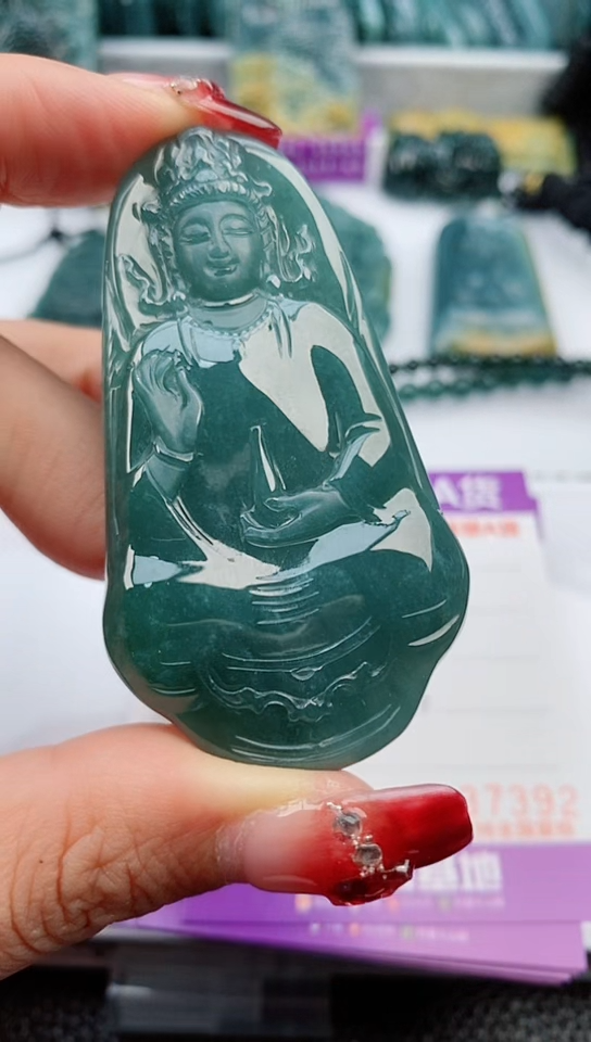 【闪购商品】翡翠颈饰未镶嵌            