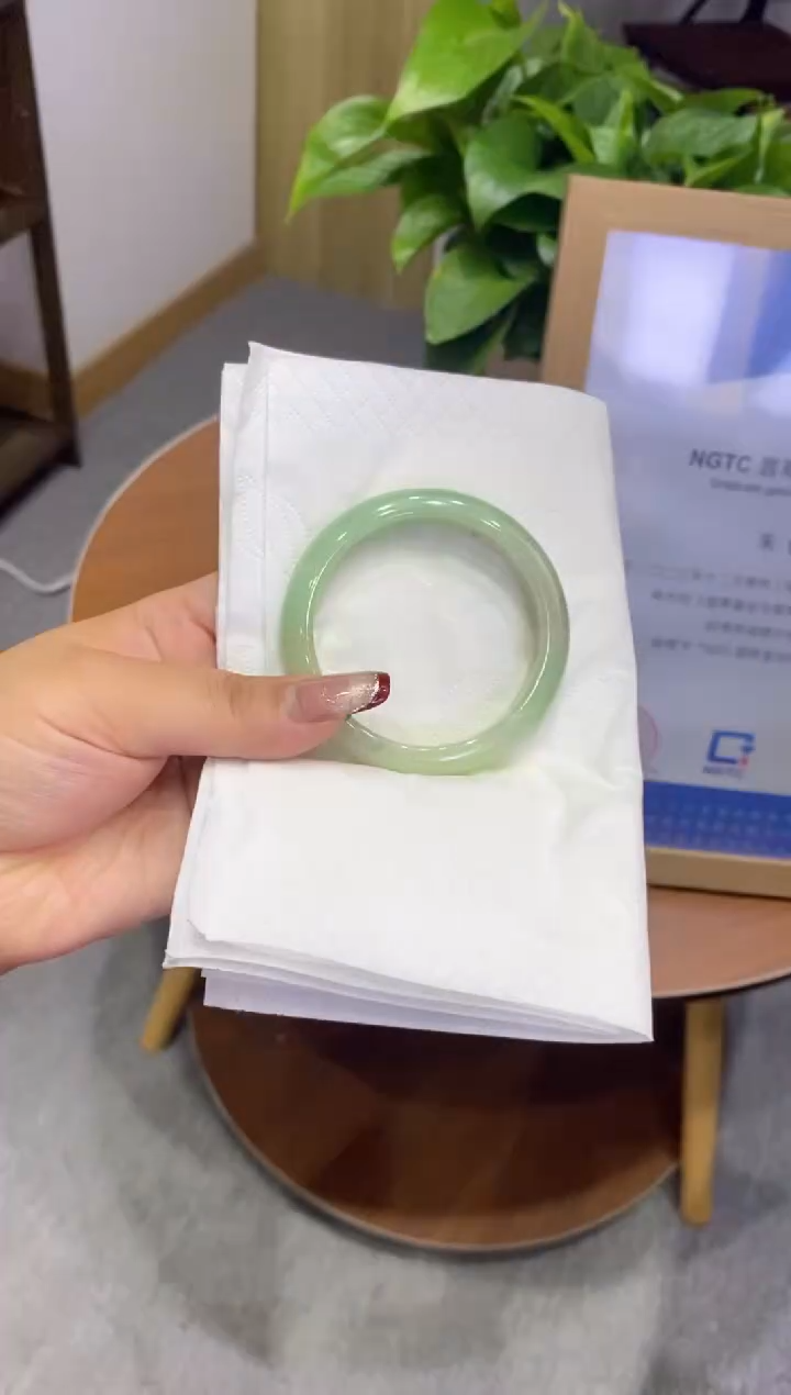 【闪购商品】翡翠手镯未镶嵌00009682