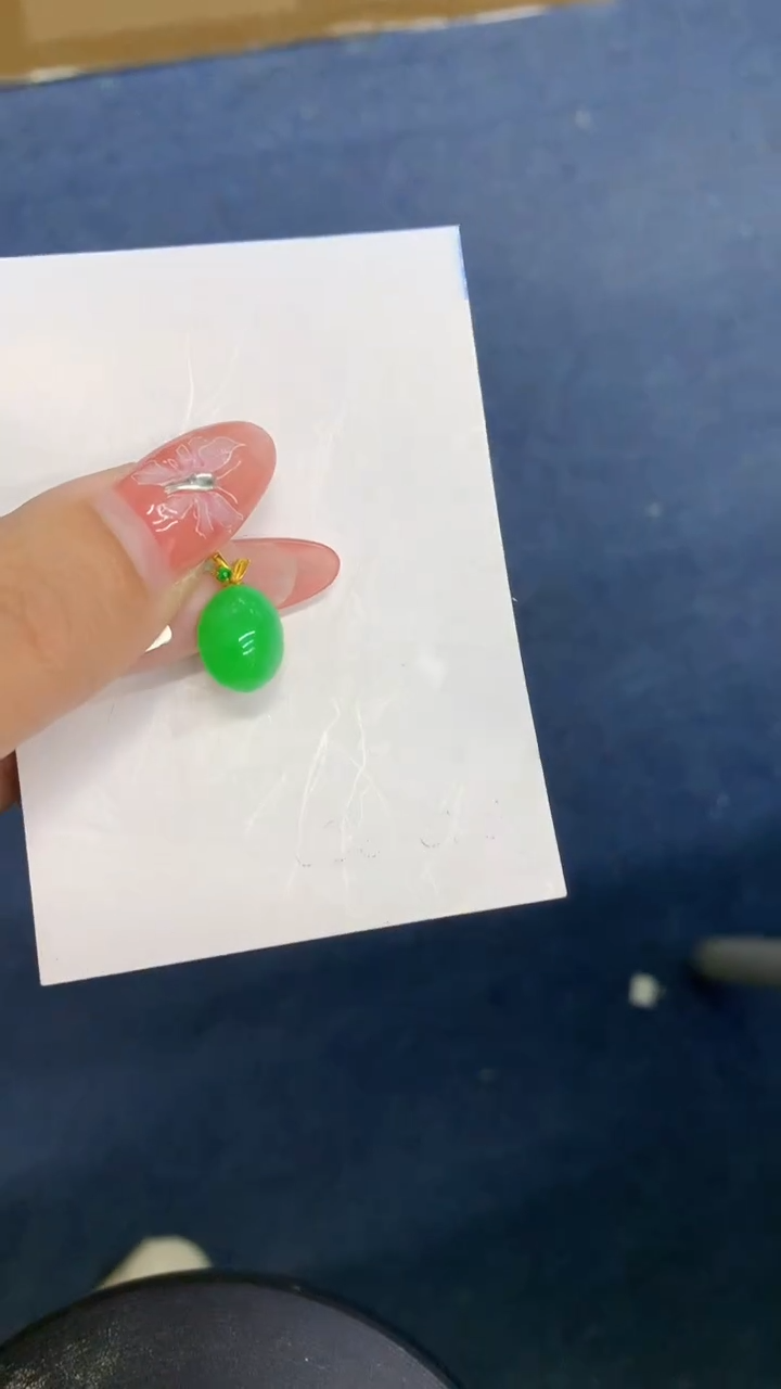 颈饰18K金镶嵌翡翠2