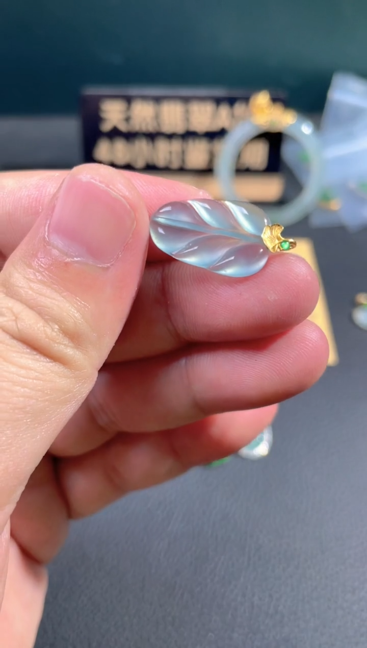 【闪购商品】翡翠颈饰18K金镶嵌翡翠