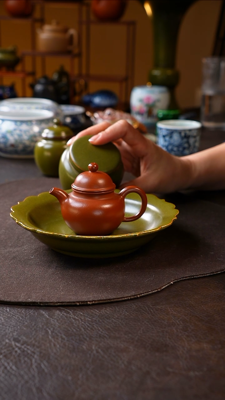 【闪购商品】茶叶末釉葵口壶承