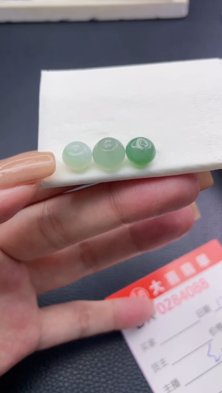 18K金镶嵌定制翡翠J**n珠子