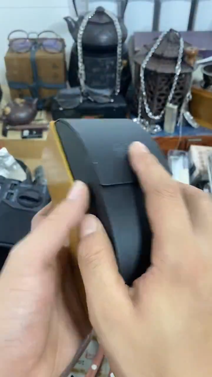 瓷片闪购商品  如图所示