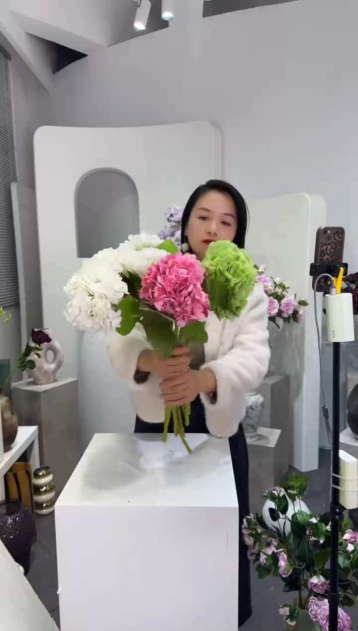 【闪购商品】藤8支混色单头绣球