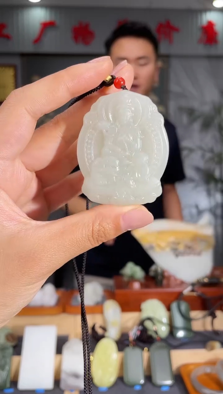 和田玉未镶嵌颈饰1