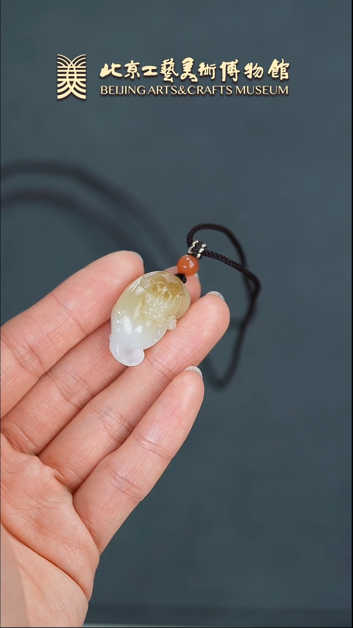 【闪购商品】和田玉挂件未镶嵌B0305GMD658回头貔貅吊坠