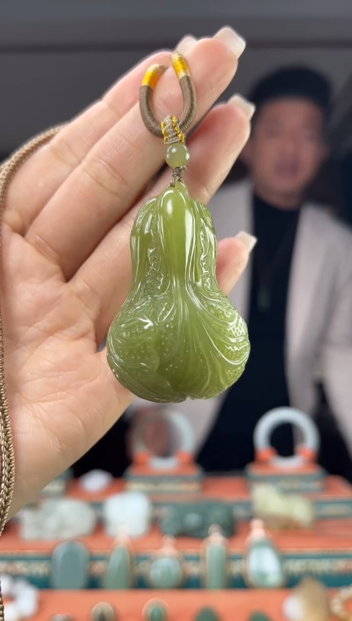 颈饰未镶嵌和田玉佩佩