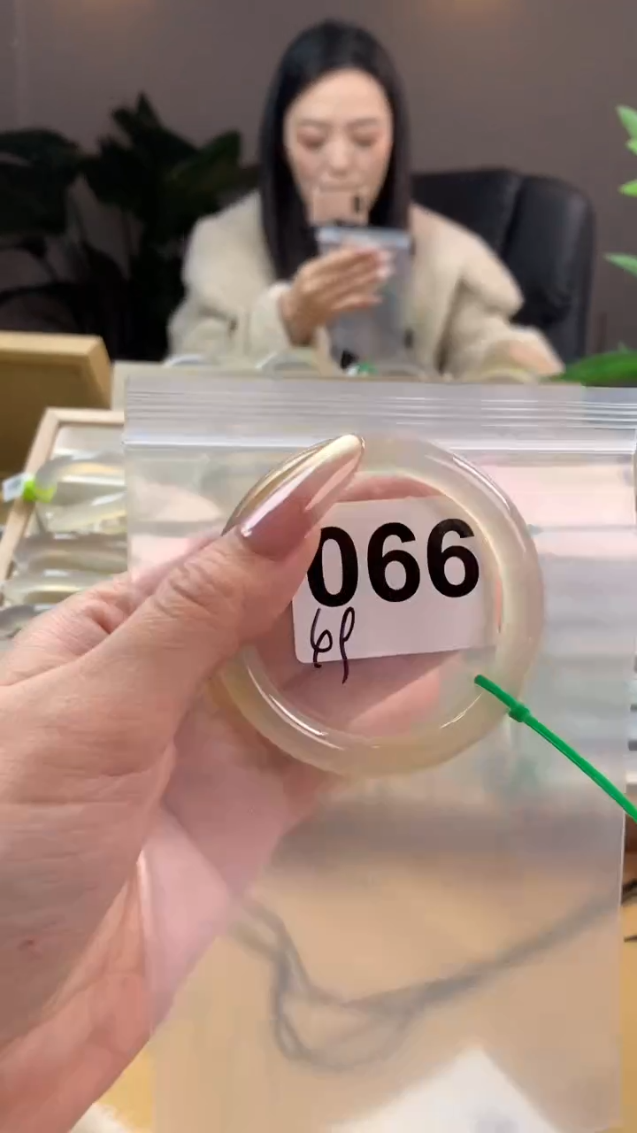 【闪购商品】玛瑙/玉髓手镯未镶嵌066