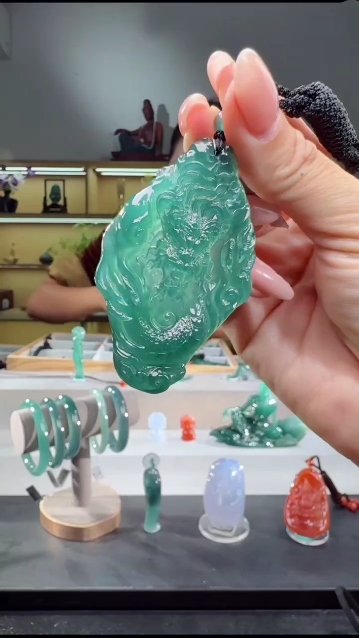 吊坠(不含链)未镶嵌翡翠龙牌（多样性发其一）