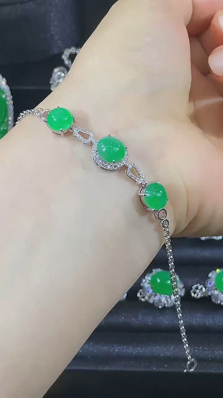 18K金镶嵌手链翡翠缅甸翡翠A货18K金镶嵌