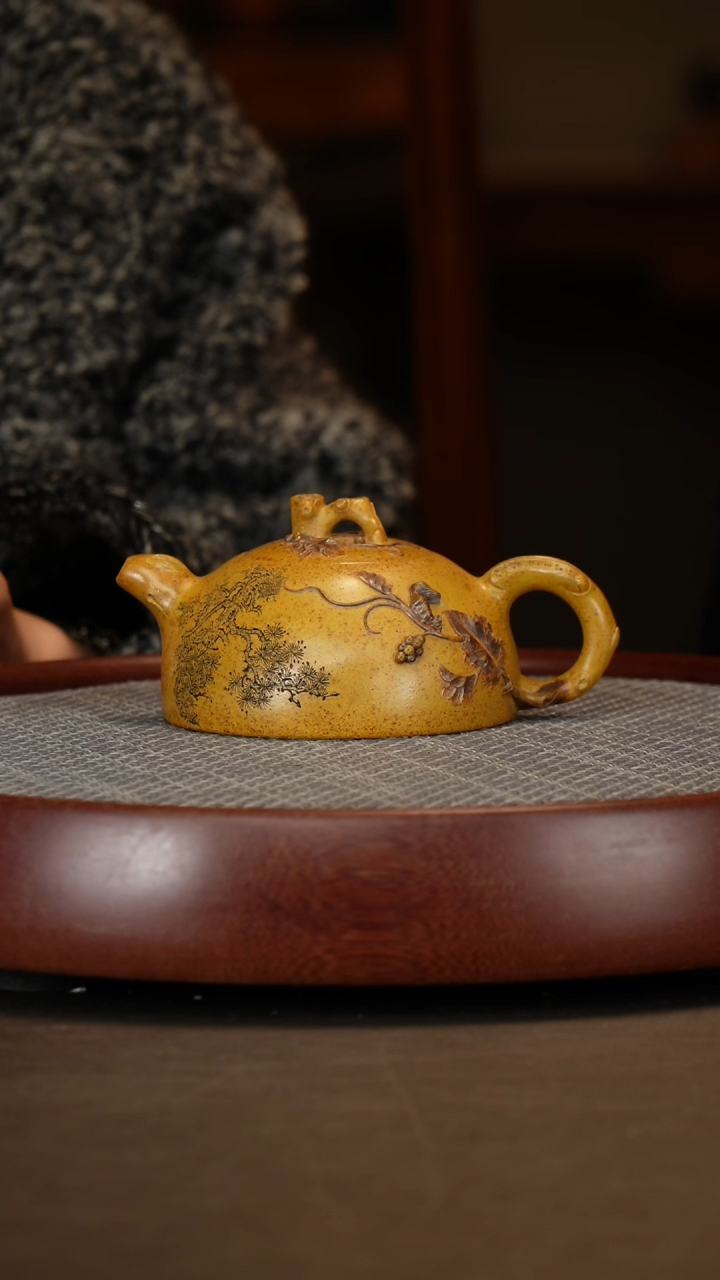 【闪购商品】紫砂茶壶段泥火云烧半月葡萄葡萄画300cc