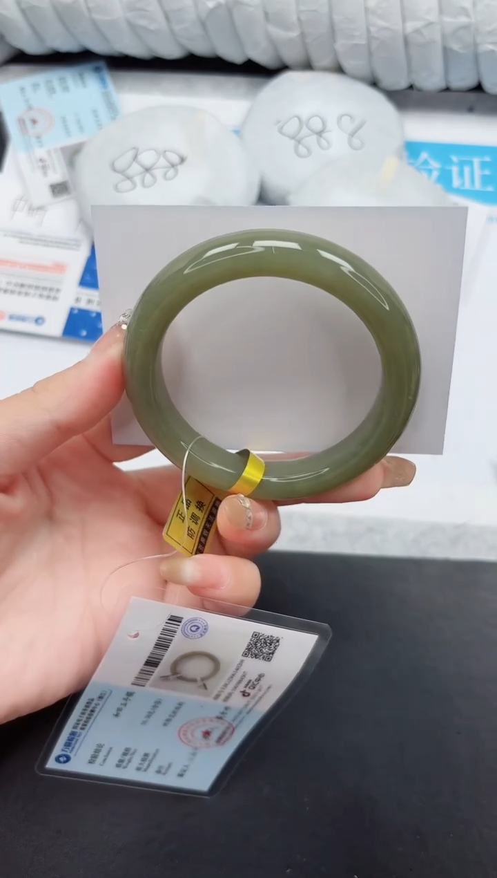 和田玉手镯未镶嵌206-56.5QS5