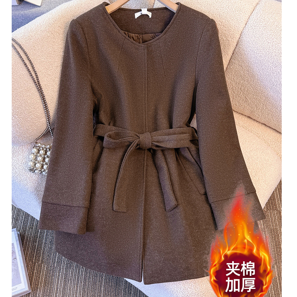 YH-10176大码女装千金风冬新款夹棉加厚美拉德风时尚系带呢子外套